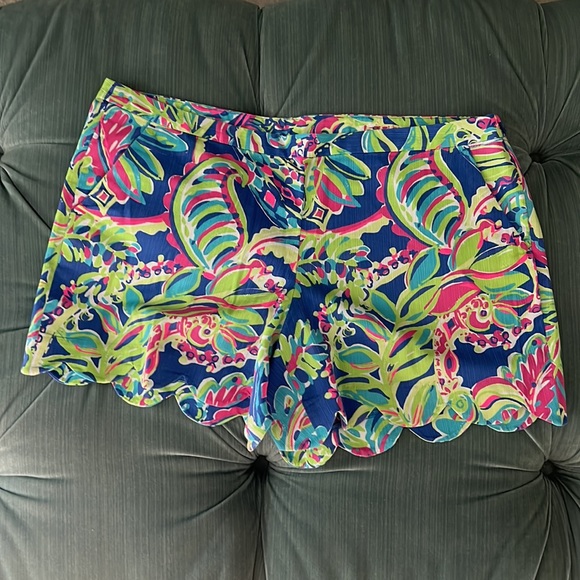 New without tags two ladies size 12 shorts. - Picture 2 of 10